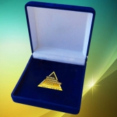 2015年7月制作　重慶首屆全球金融合作論壇純金紀(jì)念徽章制作